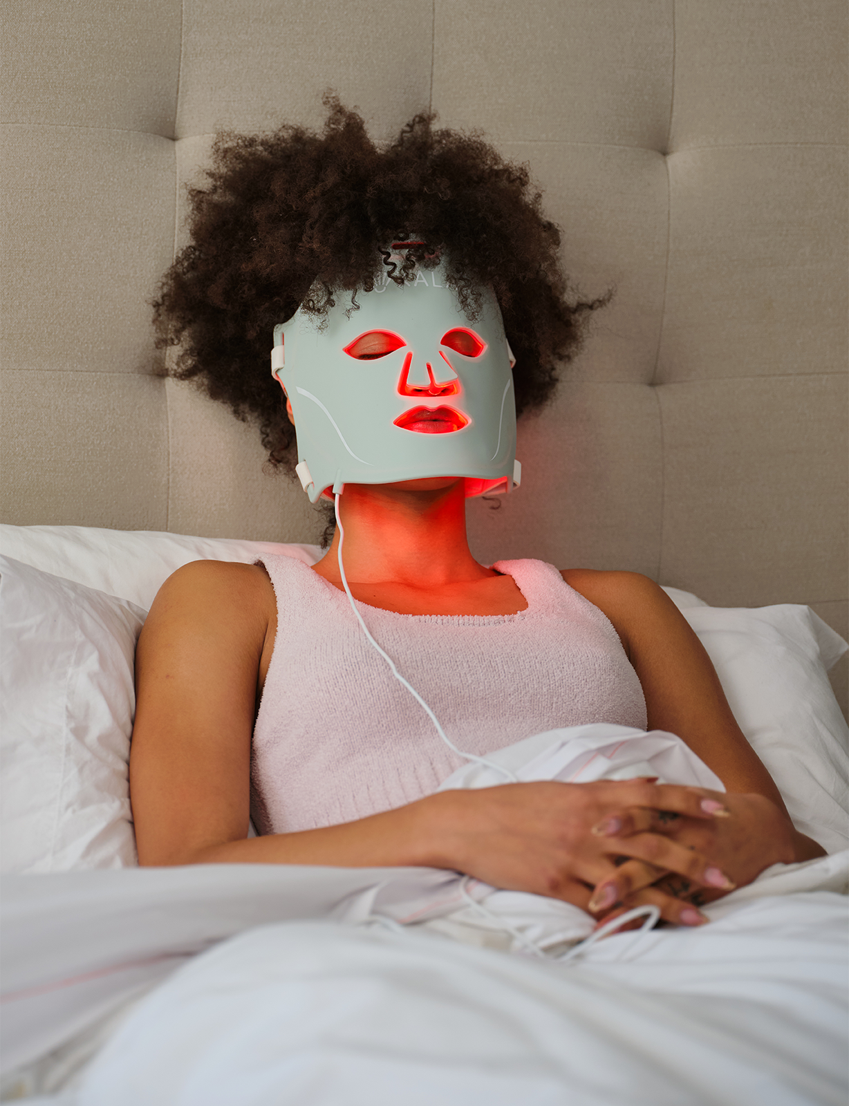 The Kala Red Light Face Mask uses medical-grade LED therapy to rejuvenate and refresh your skin.