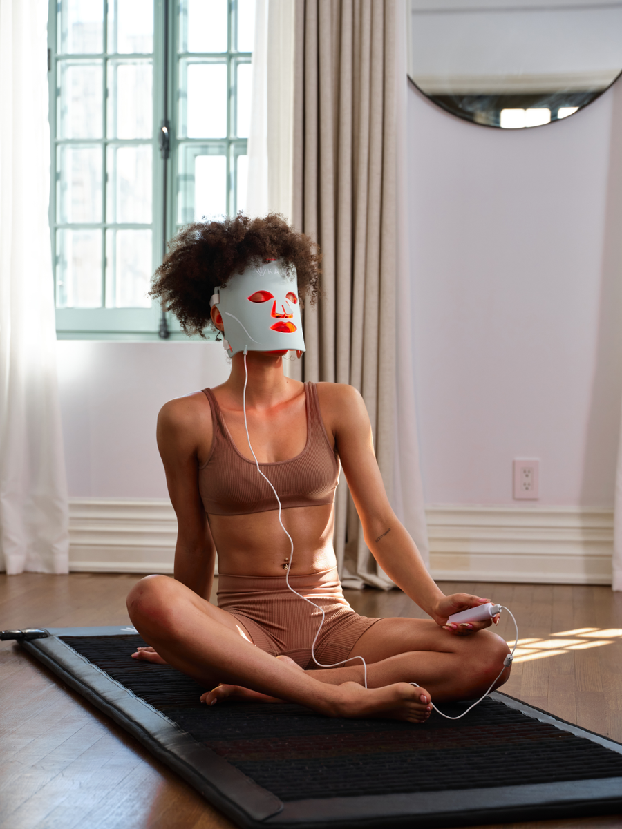 Kala Red near-infrared, and blue light, it evens skin tone, clears blemishes, and smooths fine lines in just minutes a day.