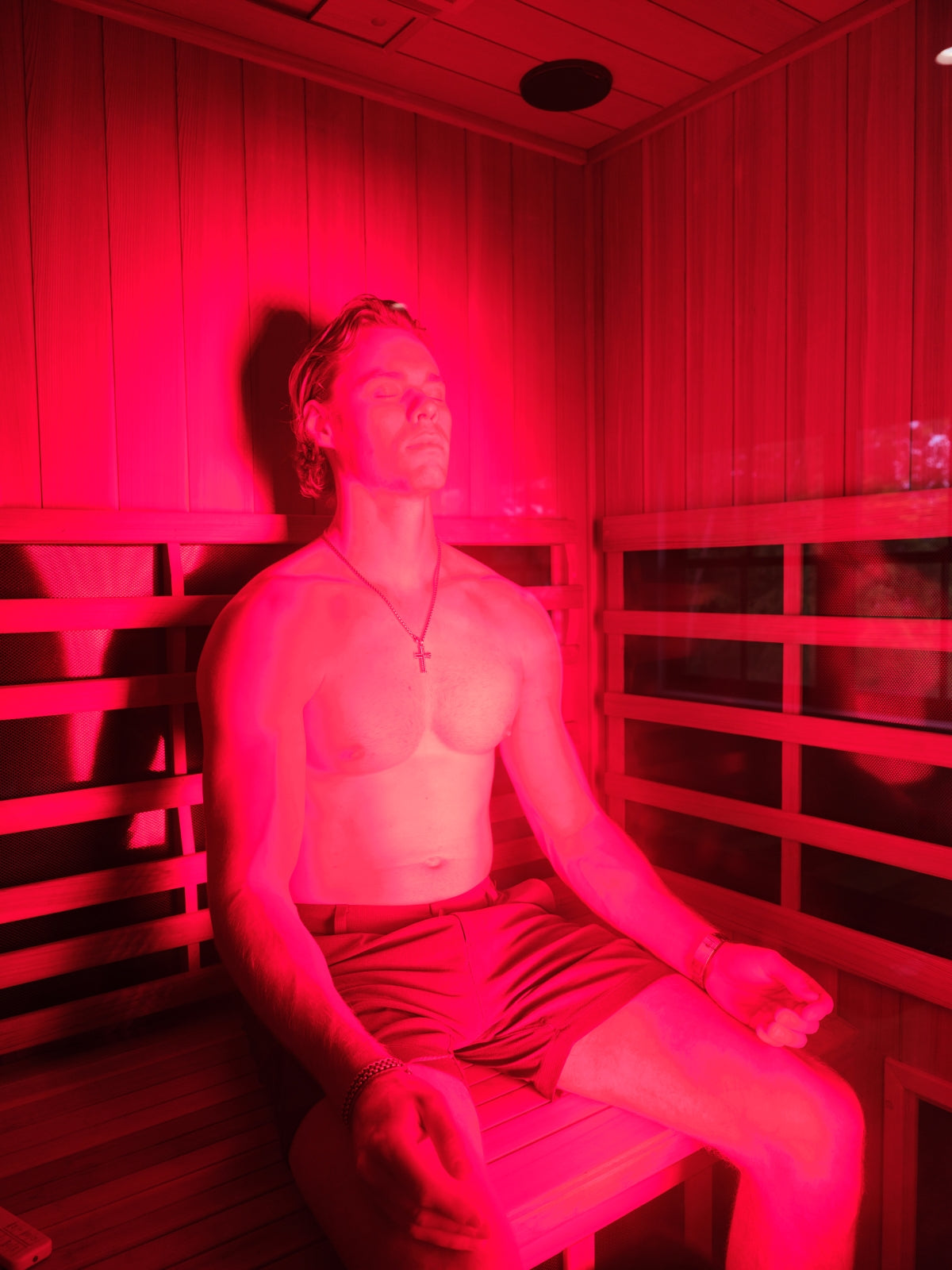 The Kala Sauna Panel delivers full-body red and near-infrared therapy with clinical-grade power.